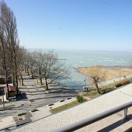 Club 218 Wellness Apartman Apartman *