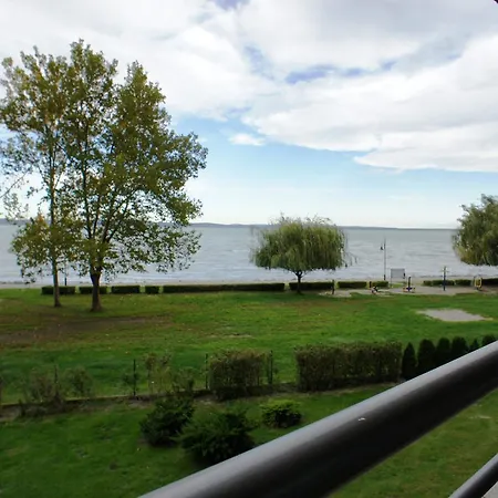 Club 218 Wellness Apartman Apartman *